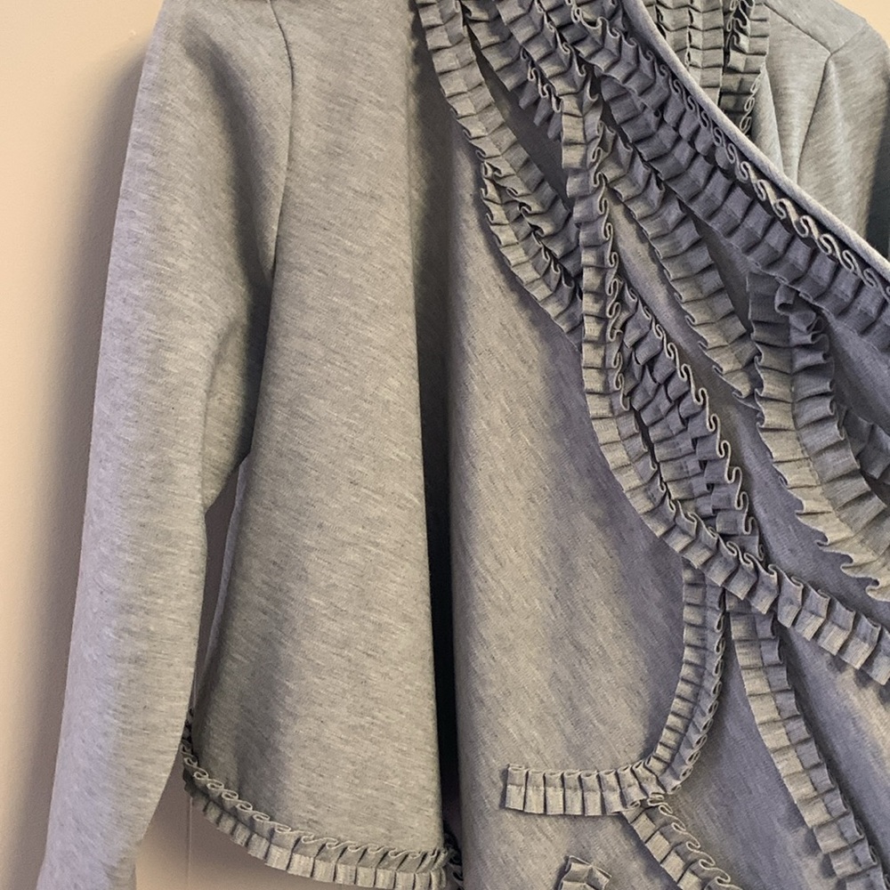 Ryu Grey Jacket Size M Ribbon Patterned Front, Heavy Poly Spandex - Picture 4 of 7